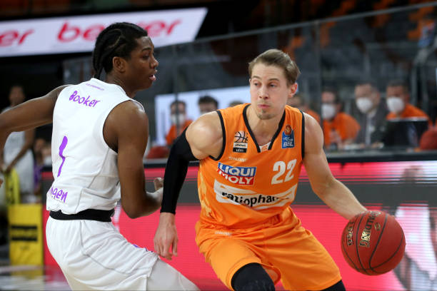 在现代足球 在现代足球