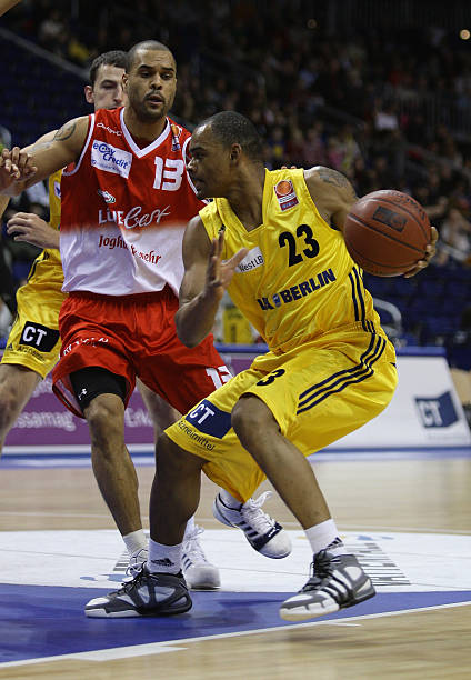 发球环节拿 发球环节拿